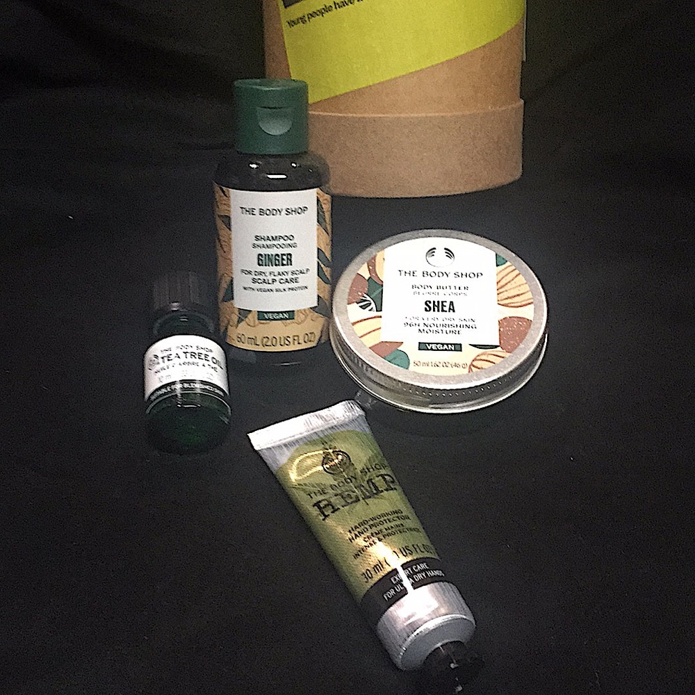 THE BODY SHOP - FLEX YOUR POWER BODY CARE PACK - Picture 9 of 11